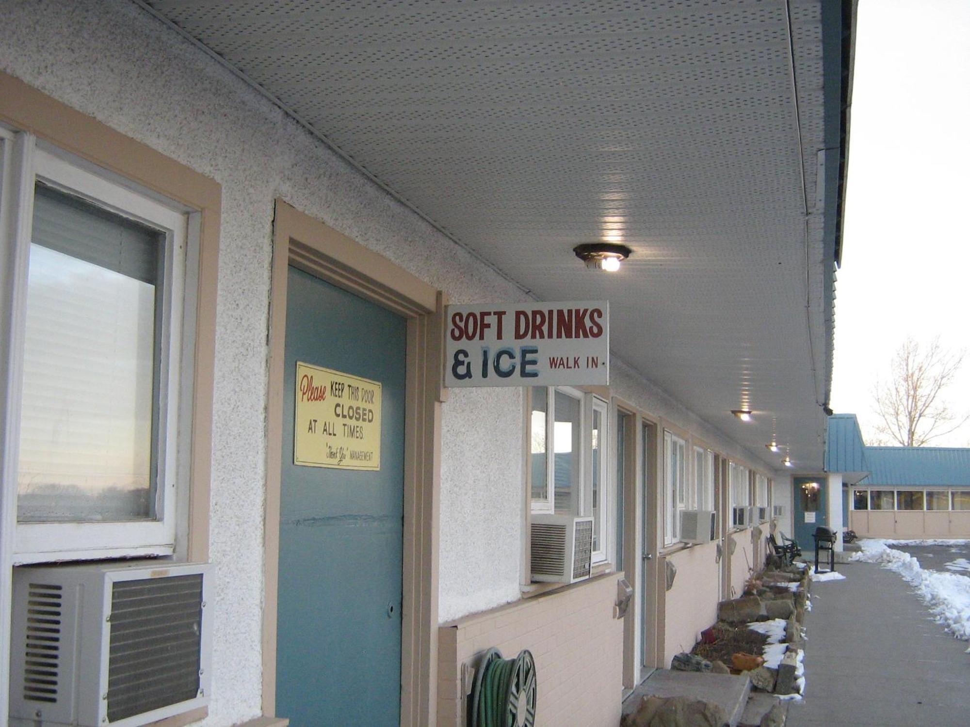 פינצ'ר קריק Parkway Motel & European Lodges מראה חיצוני תמונה