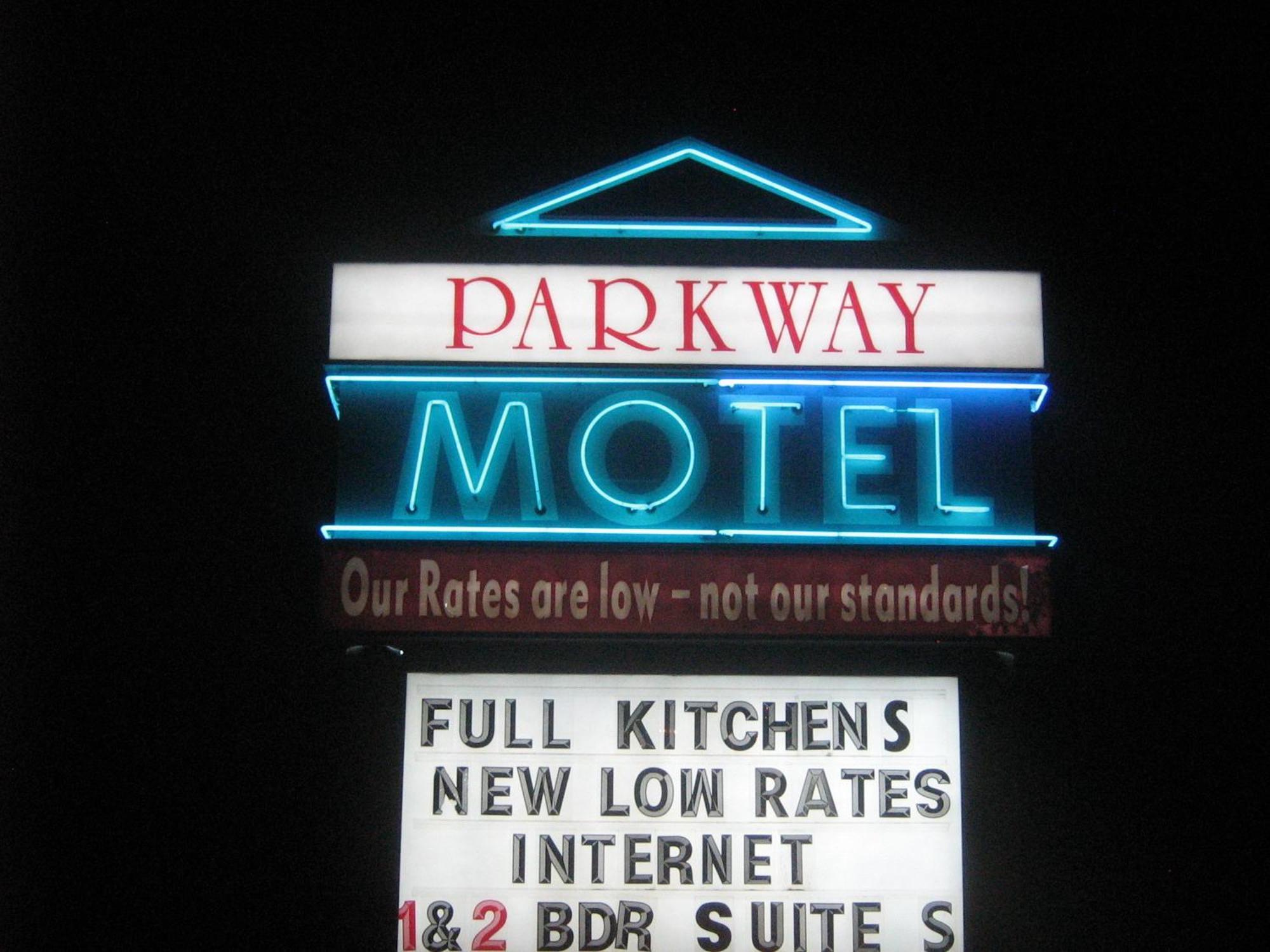 פינצ'ר קריק Parkway Motel & European Lodges מראה חיצוני תמונה
