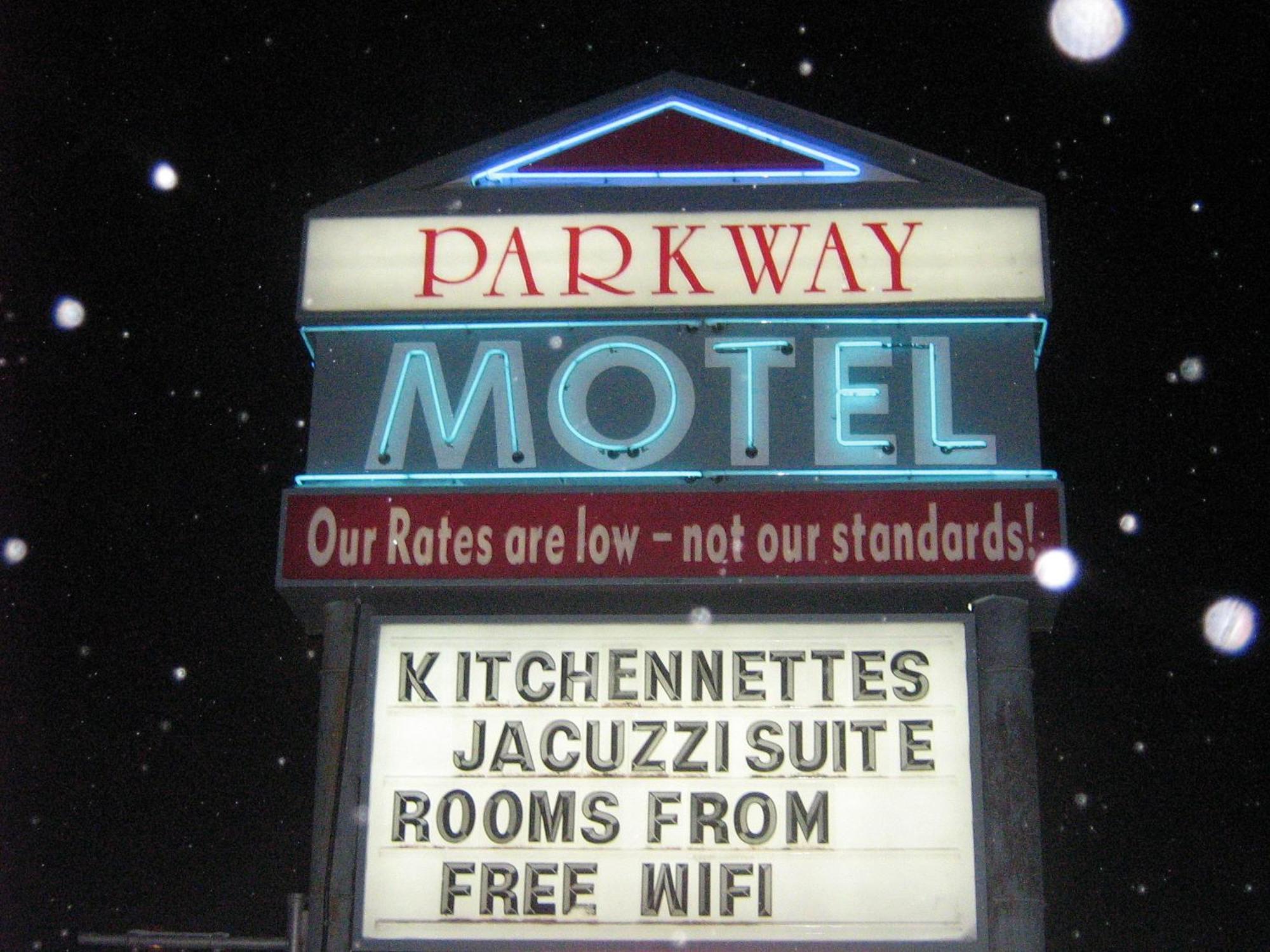 פינצ'ר קריק Parkway Motel & European Lodges מראה חיצוני תמונה