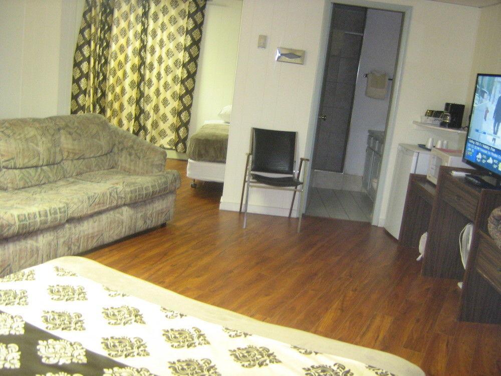 פינצ'ר קריק Parkway Motel & European Lodges מראה חיצוני תמונה