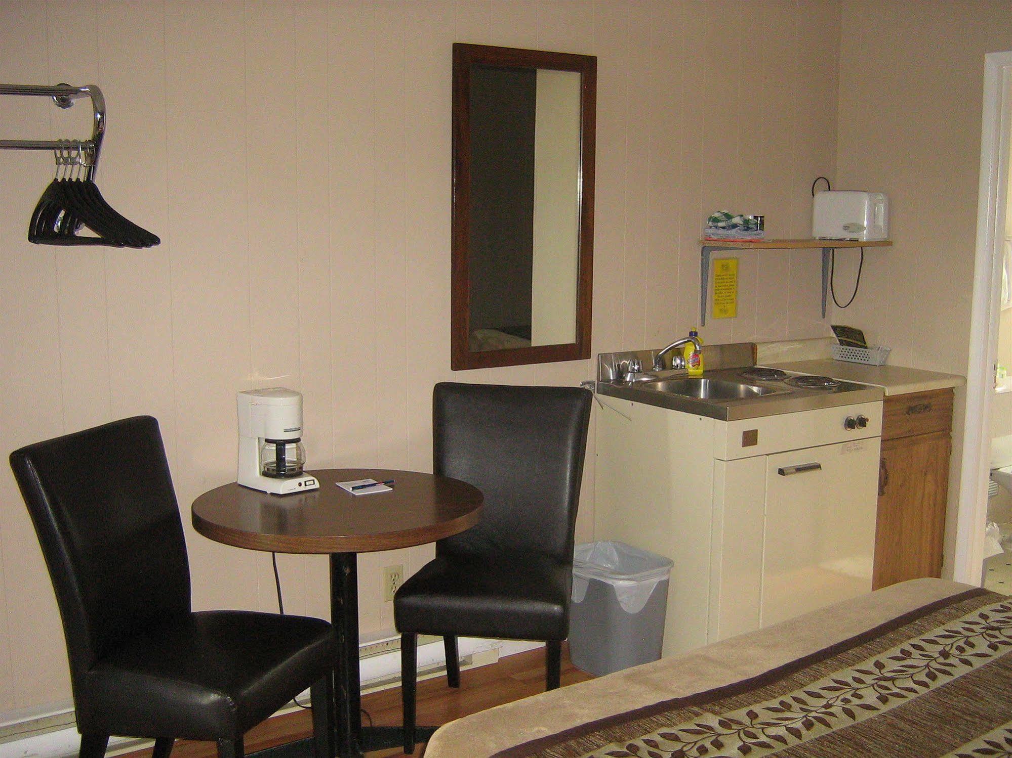 פינצ'ר קריק Parkway Motel & European Lodges מראה חיצוני תמונה